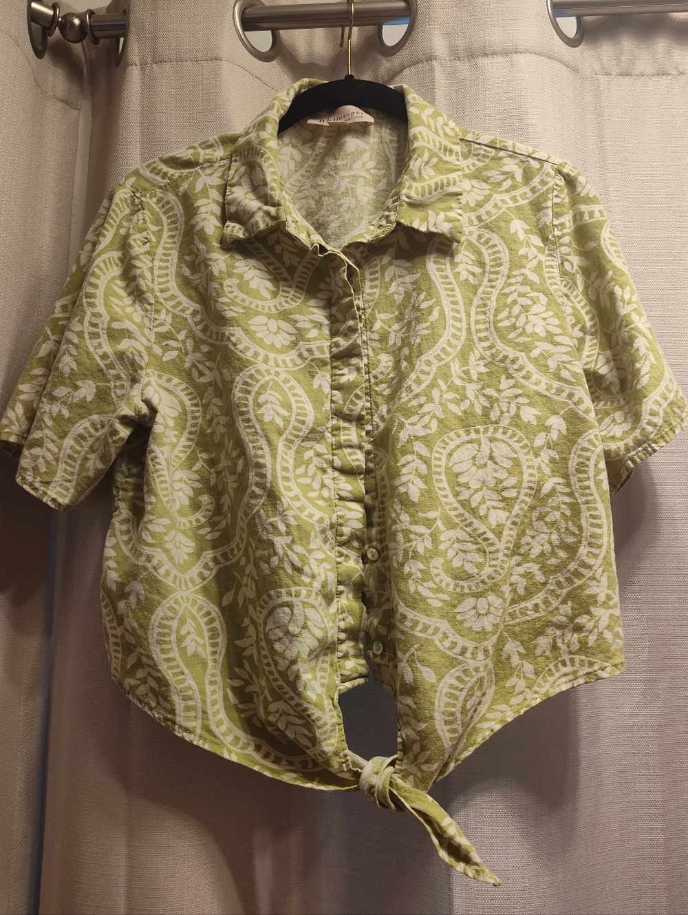 Philosophy Women's Green Paisley Tie-Front Button Shirt